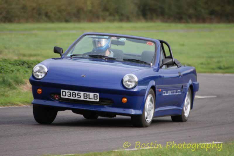 Quantum 2+2 on circuit at Curborough 2017 - photo by James Turner